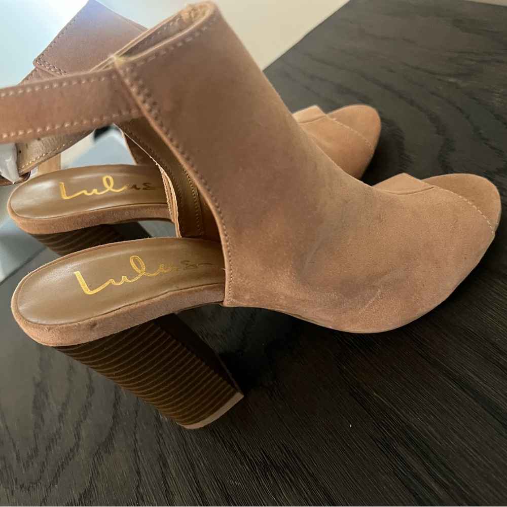 Lulu's Brown Suede Block Heel Sandals